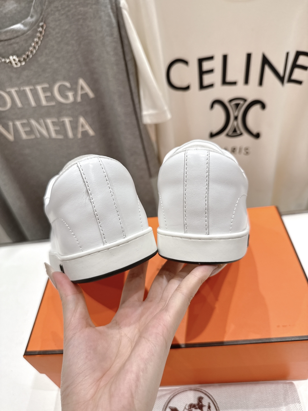 高版本出厂  男码+10
   Hermes/爱马仕H家25ss新款情侣系带休闲鞋乐福鞋
经典休闲风格+