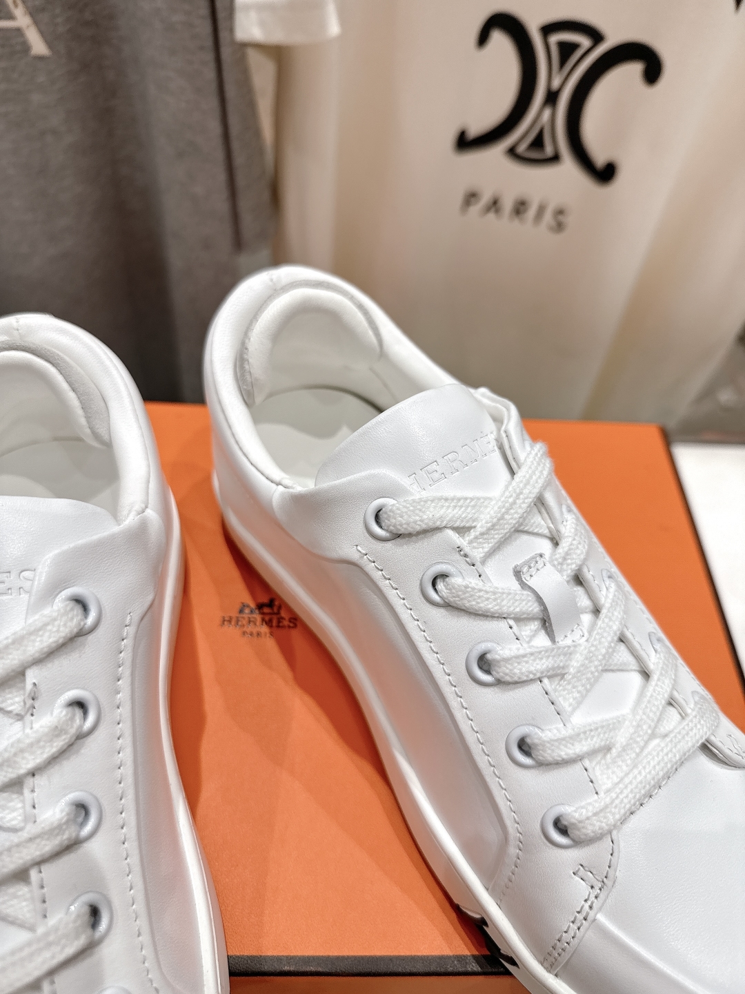 高版本出厂  男码+10
   Hermes/爱马仕H家25ss新款情侣系带休闲鞋乐福鞋
经典休闲风格+