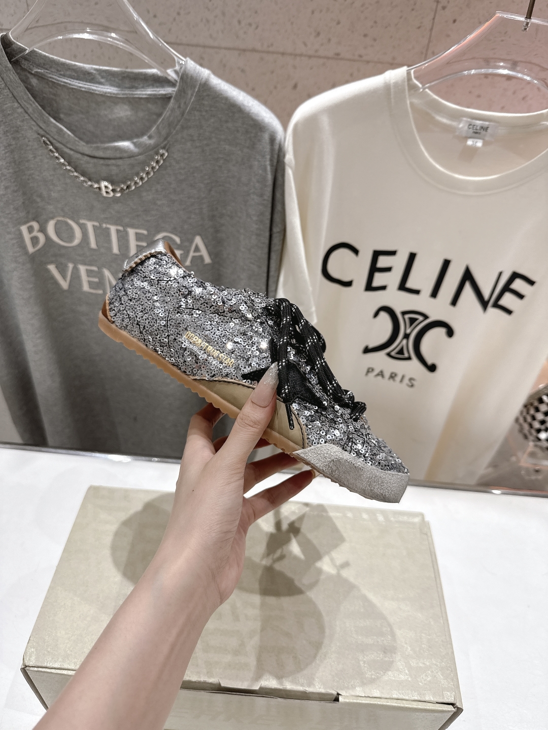 顶级版本 
 GGDB~~Golden Goose Deluxe Brand
# 全网最好版本不服来比 