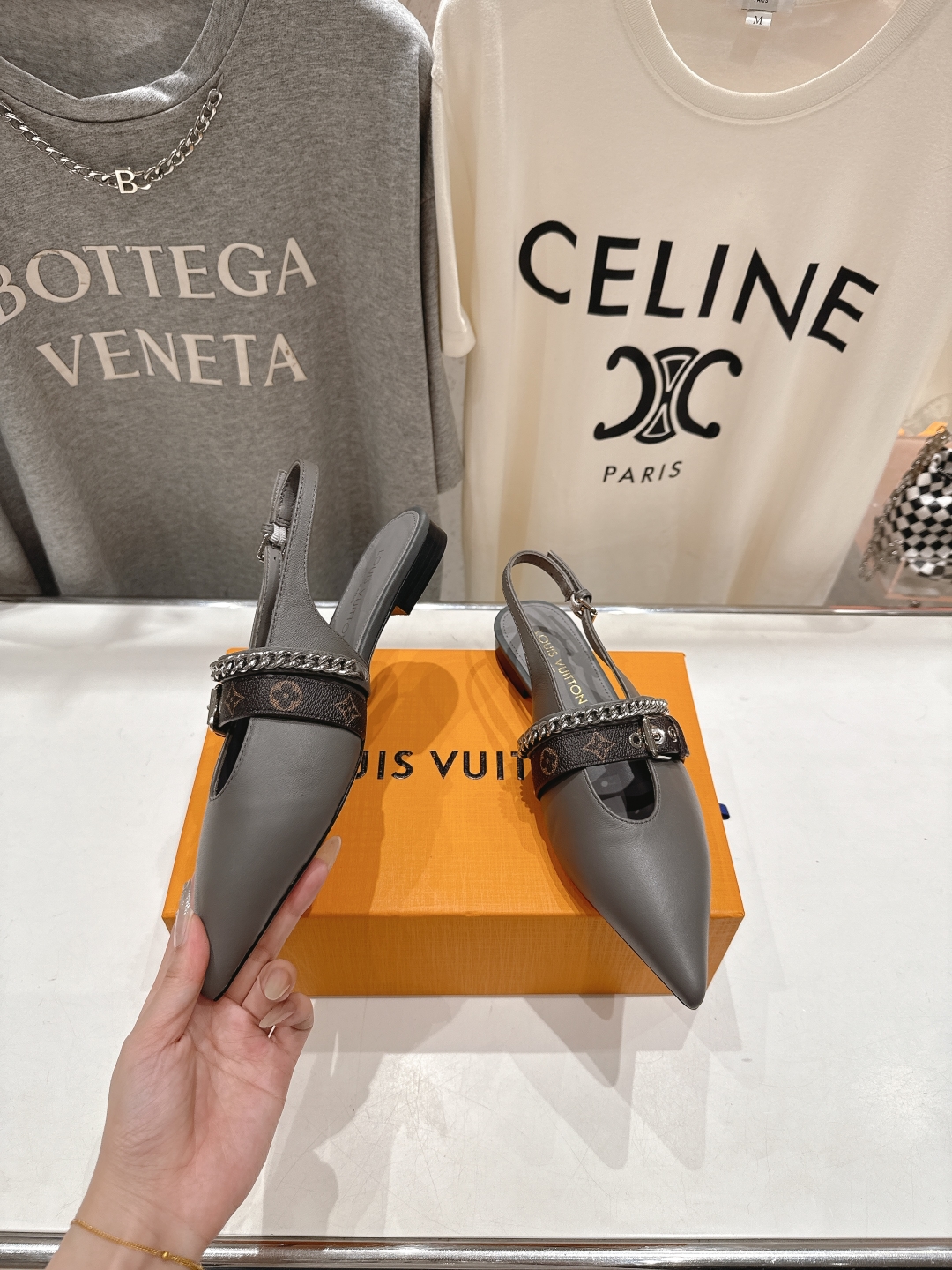 高版本出厂
  Louis Vuitton ss25 new arrival LV驴牌春夏系列新款尖头平