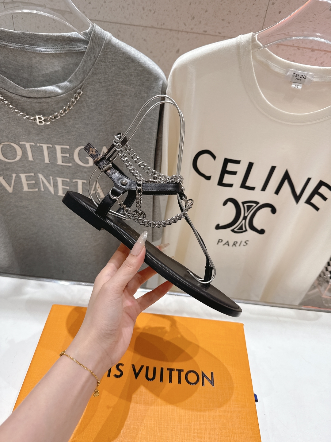 高版本出厂
  Louis Vuitton ss25 new arrival LV驴牌春夏系列新款平底夹
