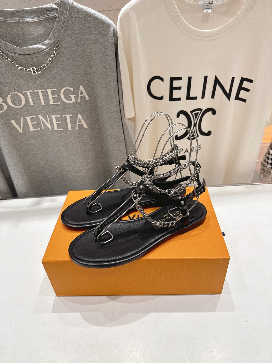 高版本出厂
  Louis Vuitton ss25 new arrival LV驴牌春夏系列新款平底夹