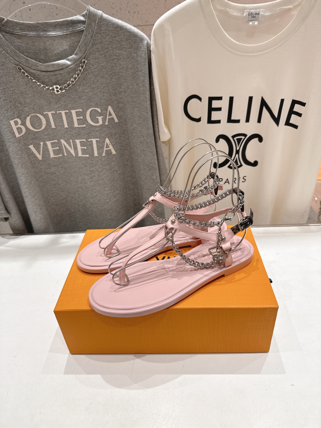 高版本出厂
  Louis Vuitton ss25 new arrival LV驴牌春夏系列新款平底夹