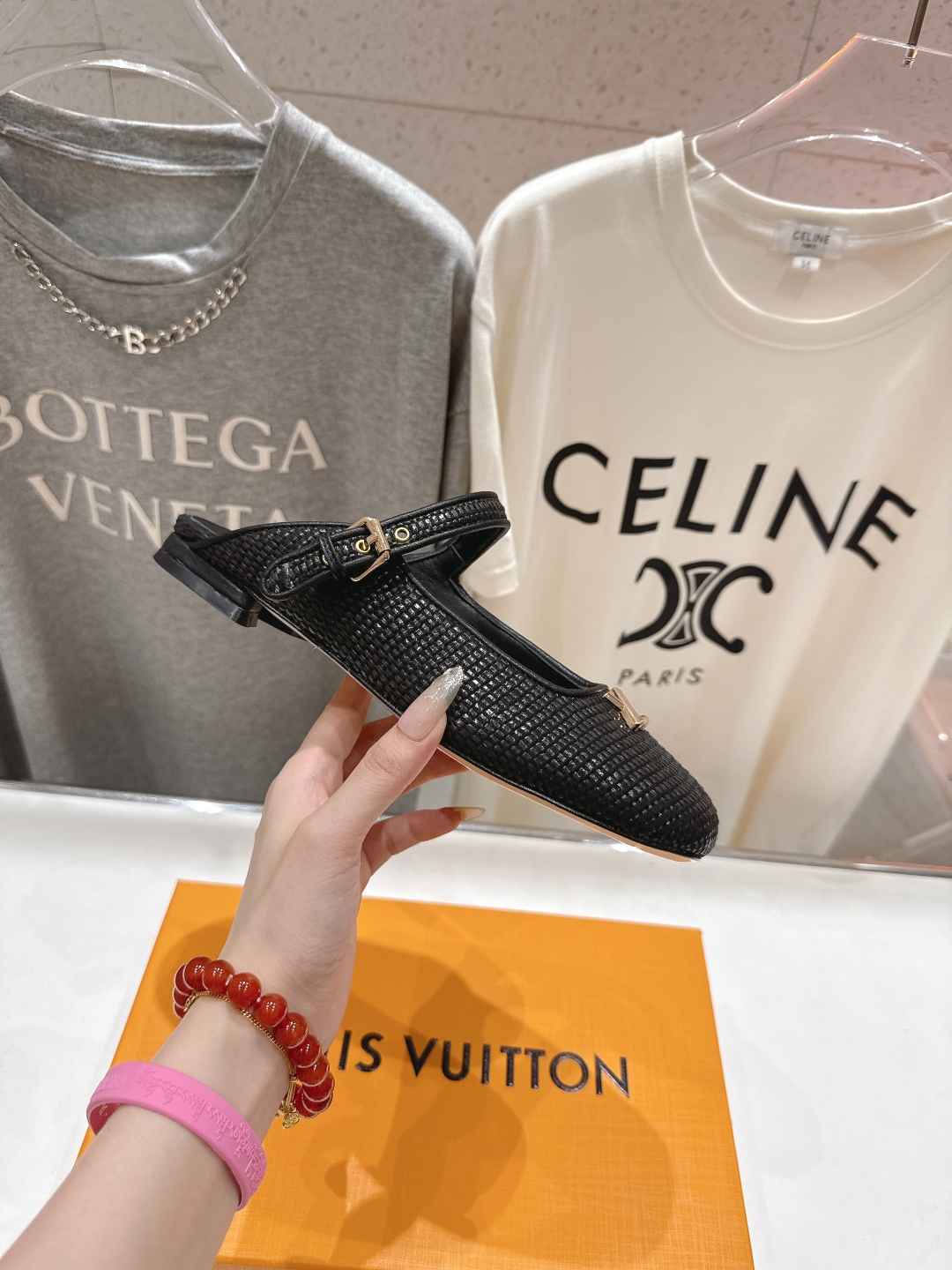 高版本出厂
  Louis Vuitton ss25 new arrival LV驴牌春夏系列玛丽珍平底