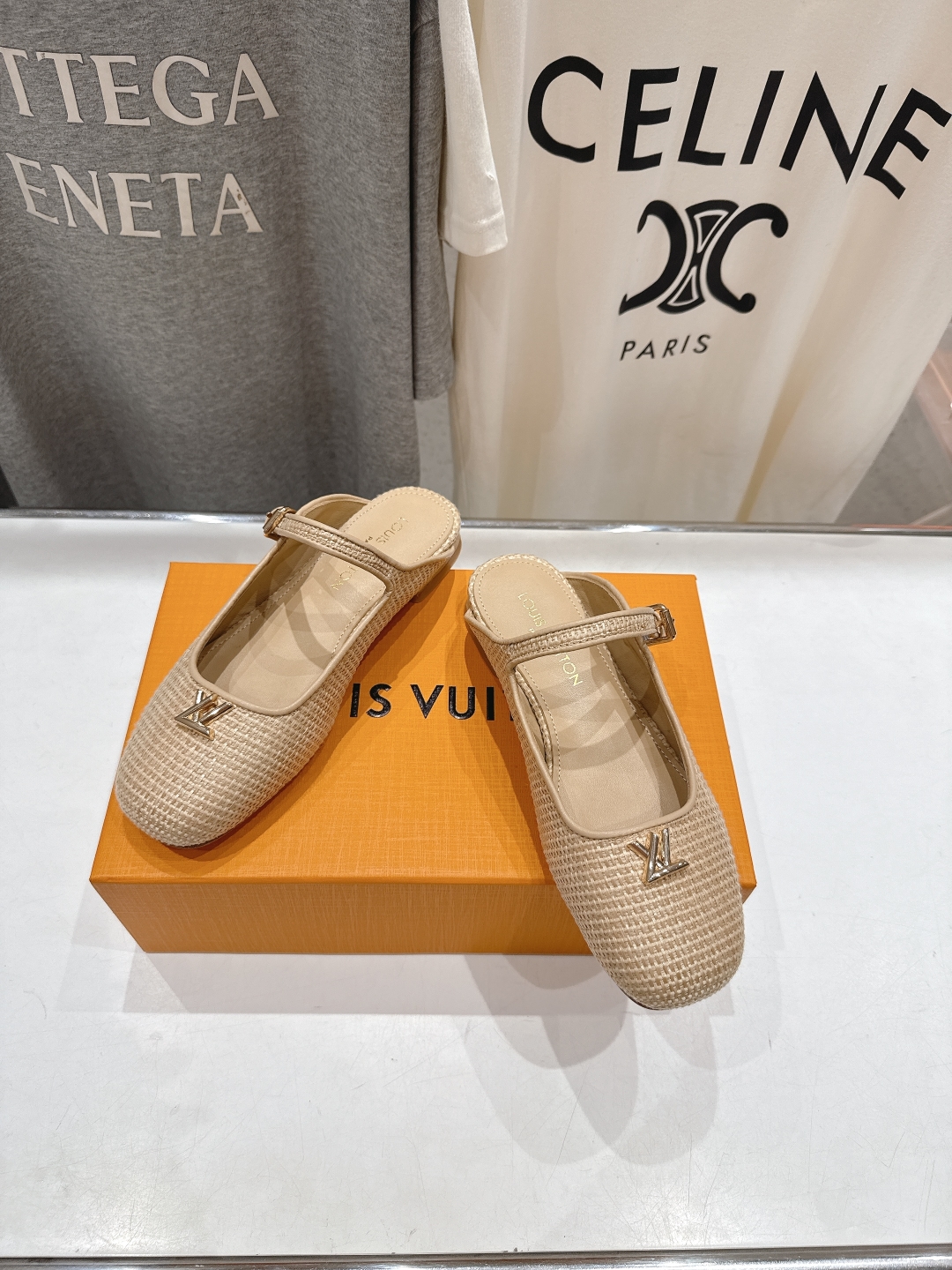 高版本出厂
  Louis Vuitton ss25 new arrival LV驴牌春夏系列玛丽珍平底