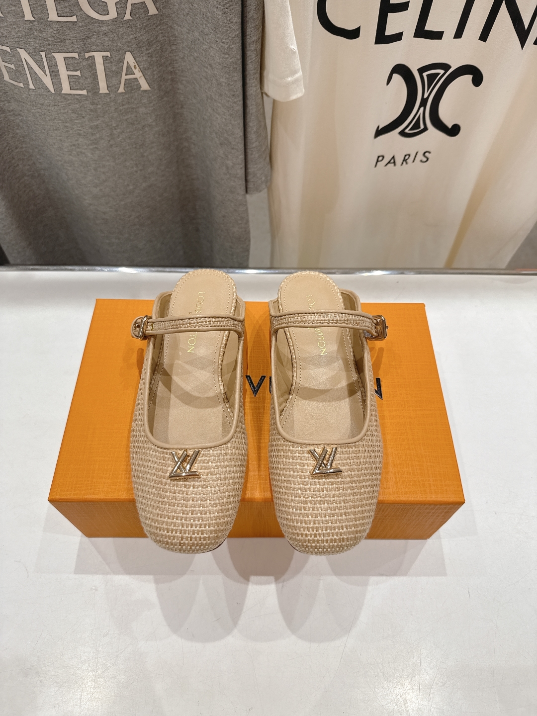 高版本出厂
  Louis Vuitton ss25 new arrival LV驴牌春夏系列玛丽珍平底