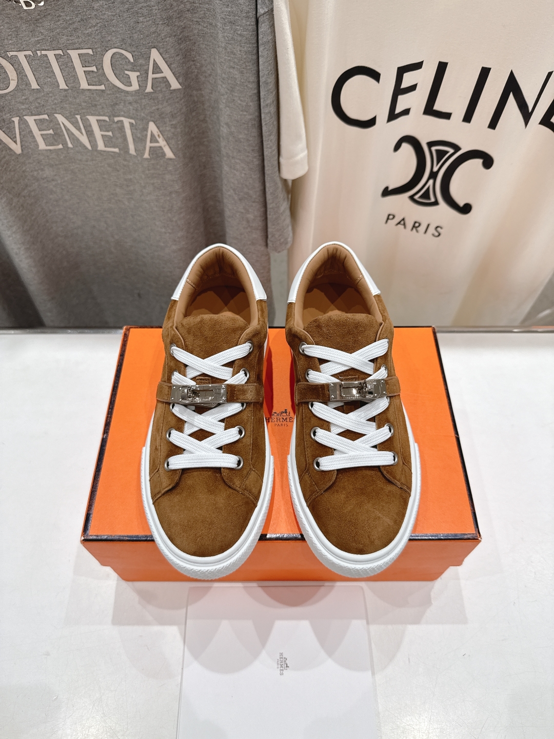 高版本出厂  男码+10
   Hermes/爱马仕H家25ss新款情侣系带休闲鞋乐福鞋
经典休闲风格+