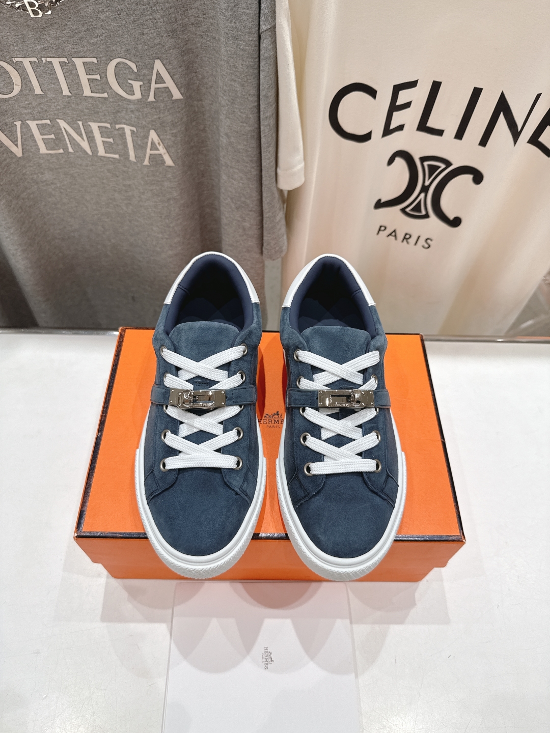 高版本出厂  男码+10
   Hermes/爱马仕H家25ss新款情侣系带休闲鞋乐福鞋
经典休闲风格+