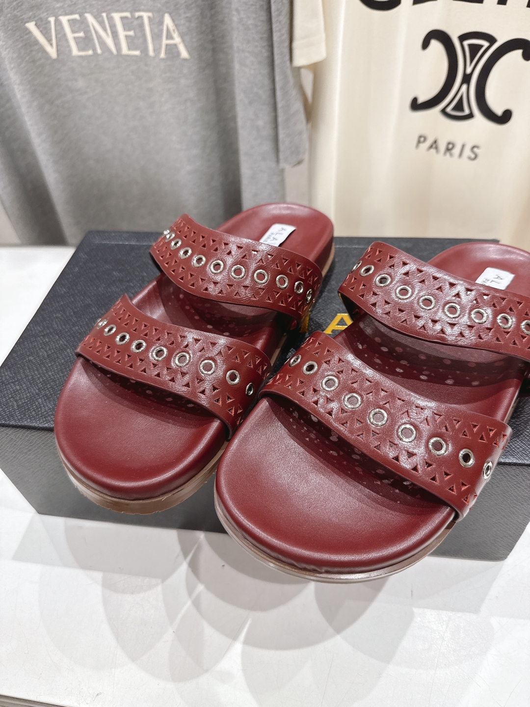 高版本出厂
「ALAiA」ALA 阿莱亚25ss/春夏·大热网格镂空平底拖鞋依然时髦高街的氛围感🖤🤍不用