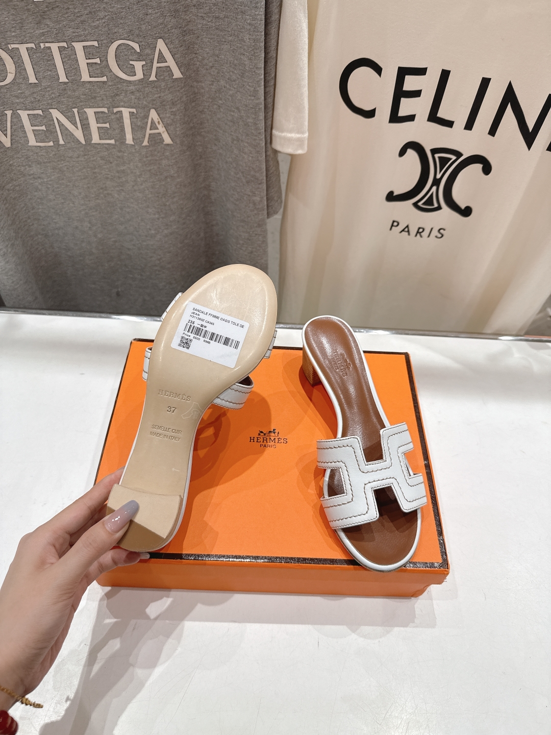 高版本出厂 高跟
  HERMES*✈️H家2025ss最新升级版经典高跟H拖鞋
🇮🇹度假旅游必备神器#
