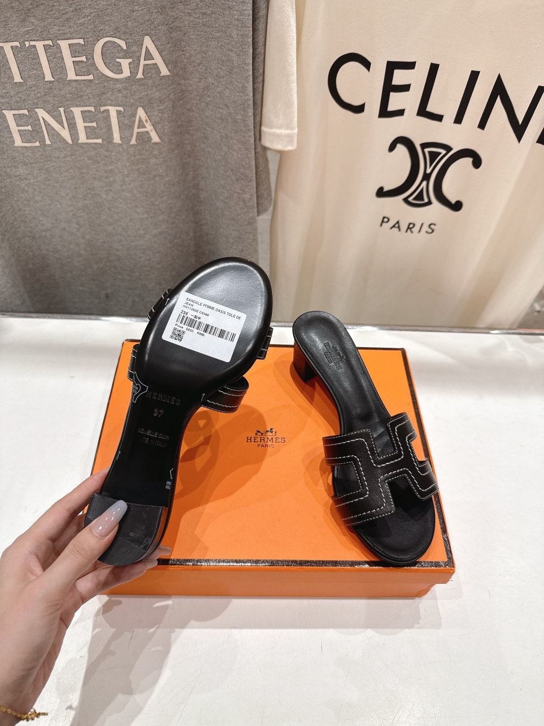 高版本出厂 高跟
  HERMES*✈️H家2025ss最新升级版经典高跟H拖鞋
🇮🇹度假旅游必备神器#
