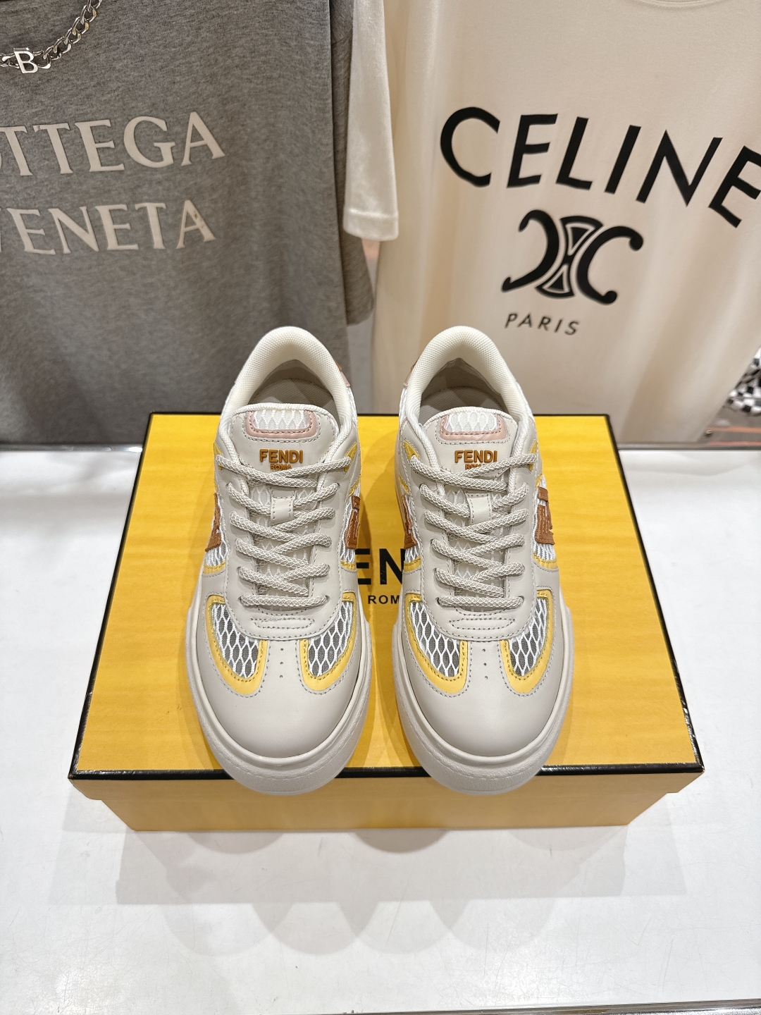 高版本出厂  
 Fendi/芬迪2025ss新款 First 1系列网面系带厚底休闲运动鞋
顶级版本🔝