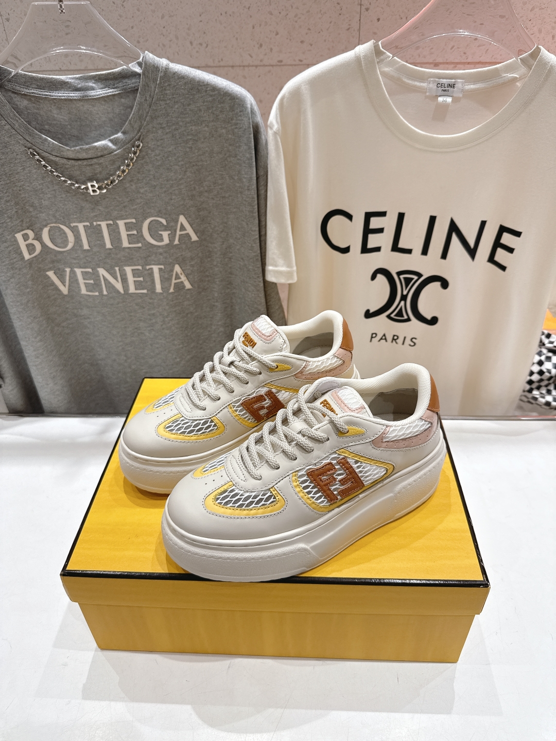 高版本出厂  
 Fendi/芬迪2025ss新款 First 1系列网面系带厚底休闲运动鞋
顶级版本🔝