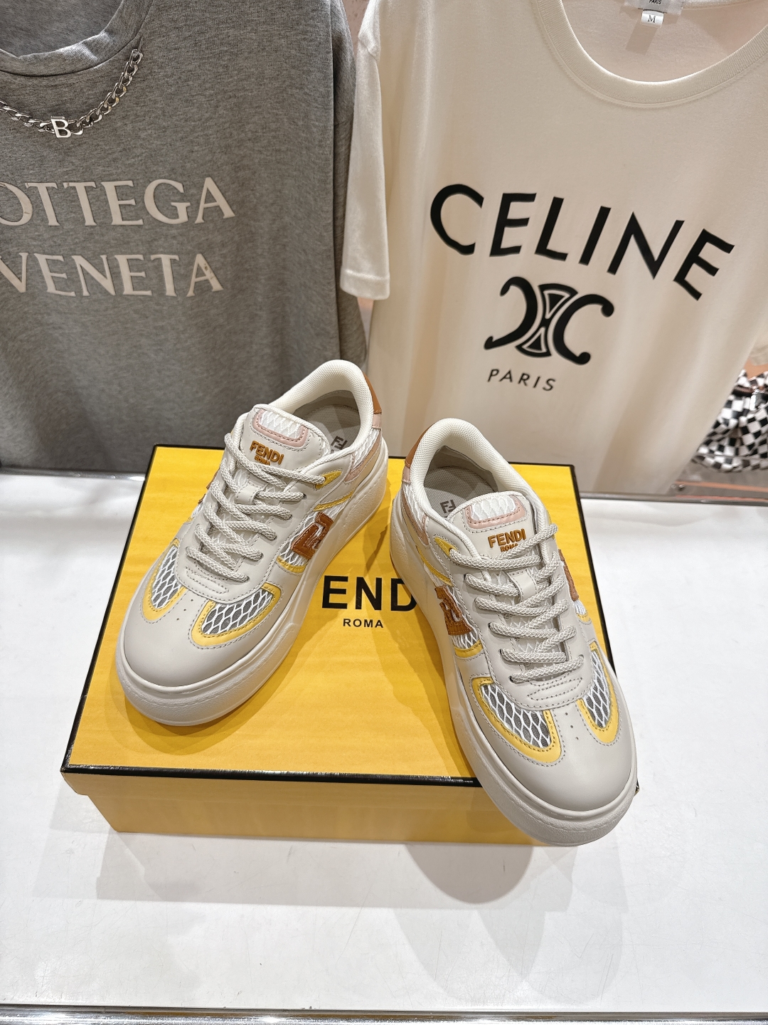 高版本出厂  
 Fendi/芬迪2025ss新款 First 1系列网面系带厚底休闲运动鞋
顶级版本🔝