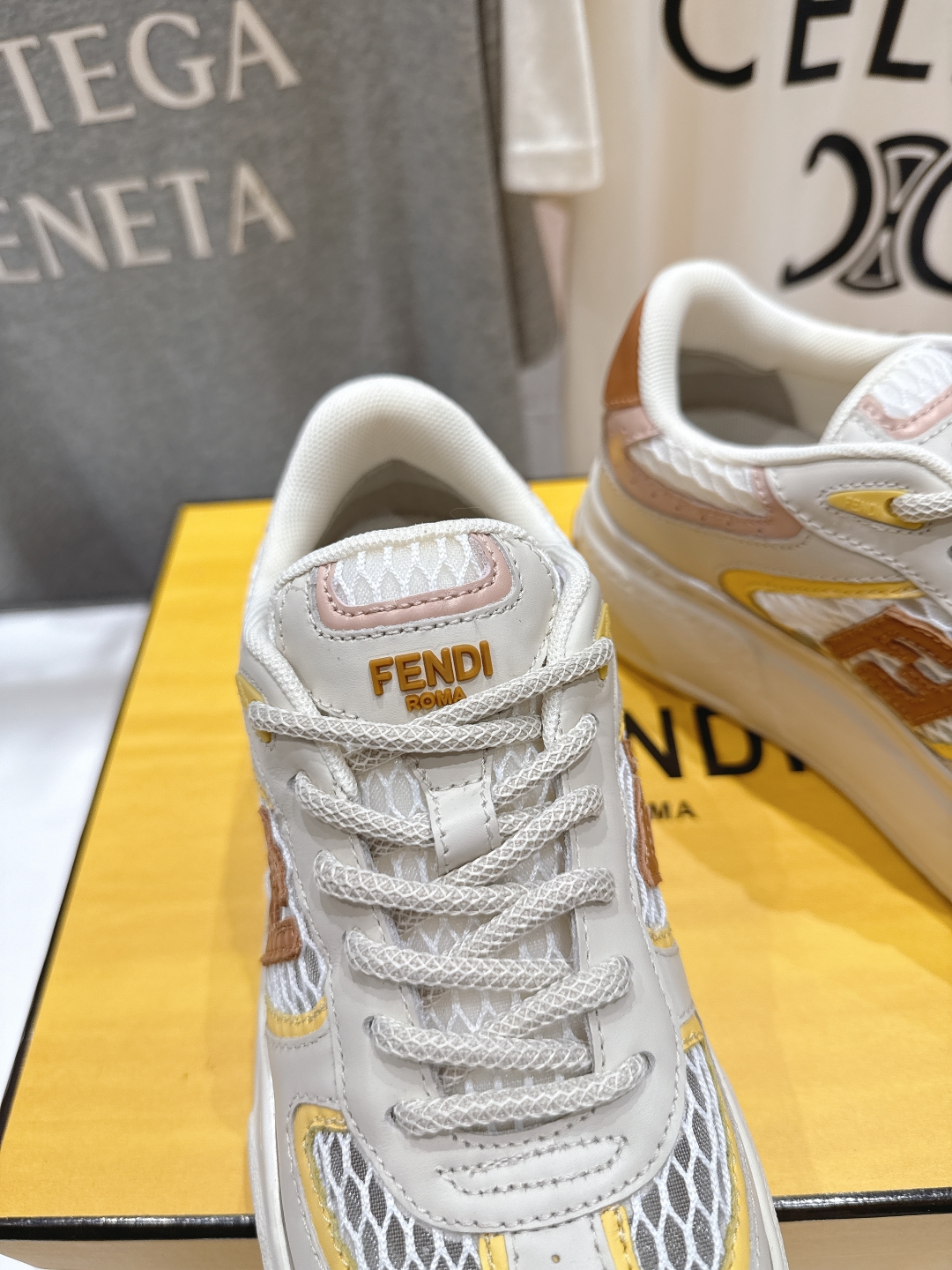 高版本出厂  
 Fendi/芬迪2025ss新款 First 1系列网面系带厚底休闲运动鞋
顶级版本🔝