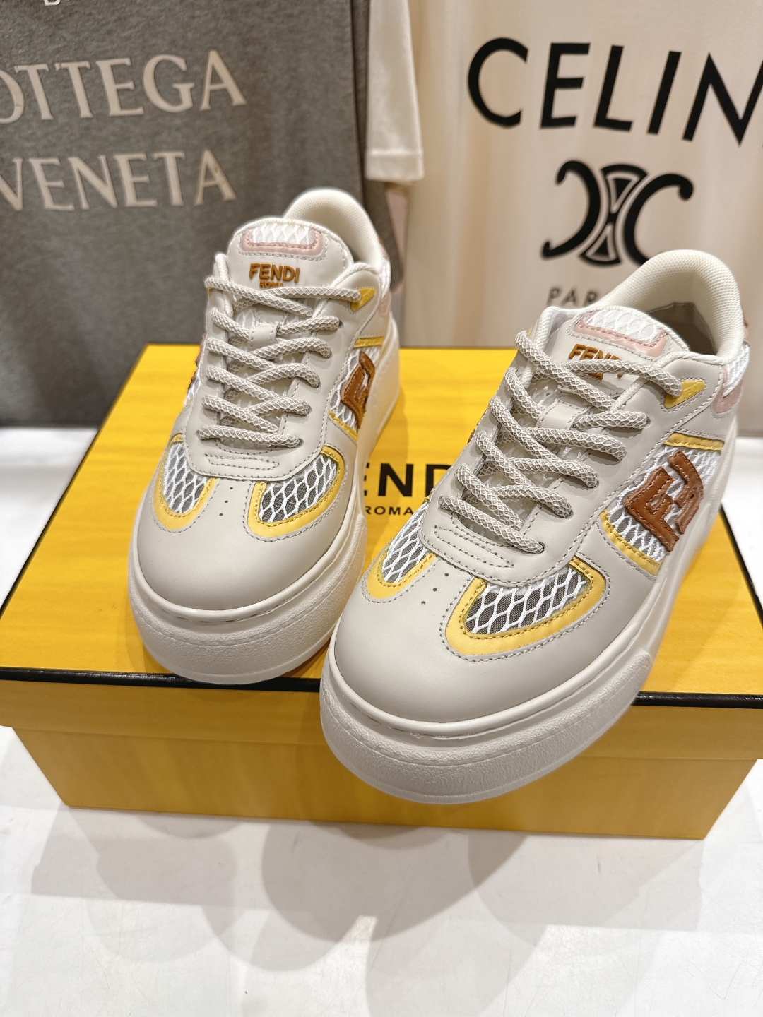 高版本出厂  
 Fendi/芬迪2025ss新款 First 1系列网面系带厚底休闲运动鞋
顶级版本🔝