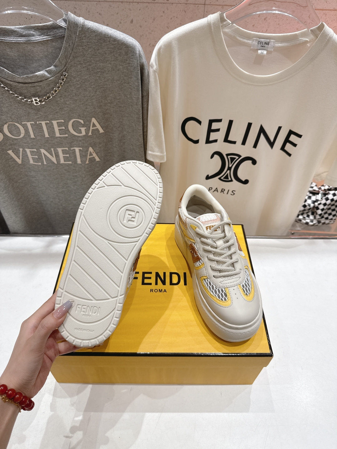 高版本出厂  
 Fendi/芬迪2025ss新款 First 1系列网面系带厚底休闲运动鞋
顶级版本🔝