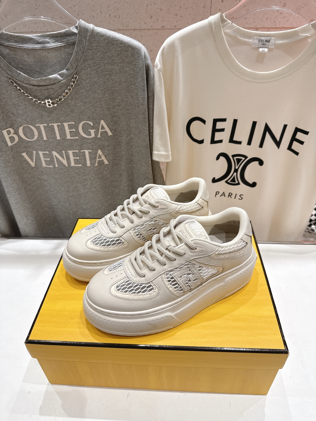 高版本出厂  
 Fendi/芬迪2025ss新款 First 1系列网面系带厚底休闲运动鞋
顶级版本🔝