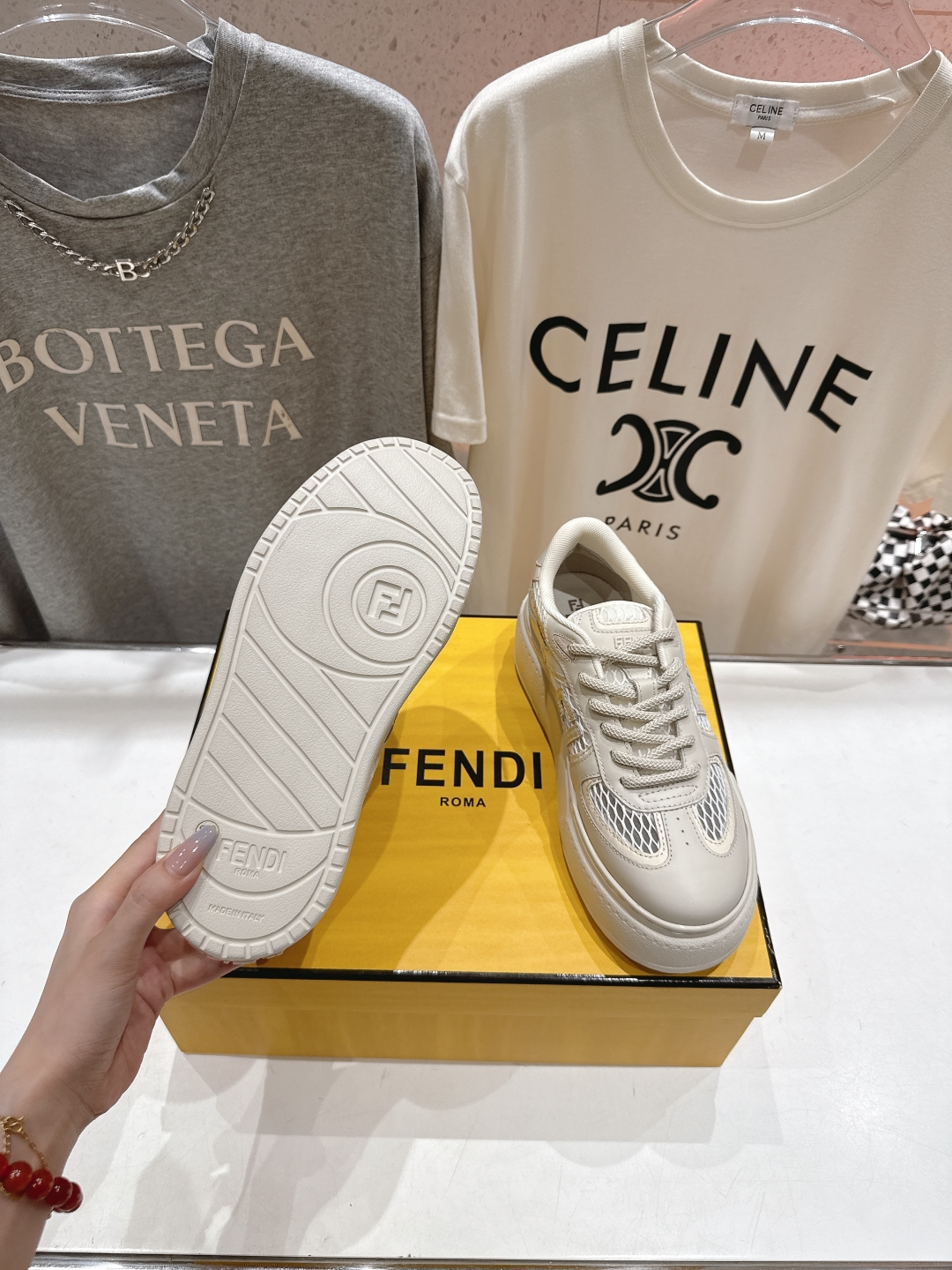 高版本出厂  
 Fendi/芬迪2025ss新款 First 1系列网面系带厚底休闲运动鞋
顶级版本🔝