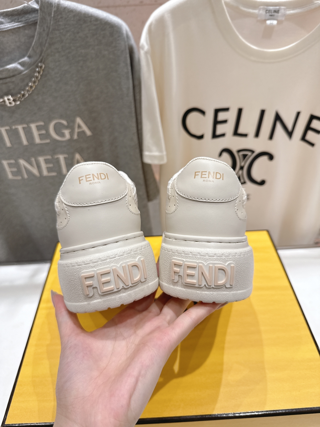 高版本出厂  
 Fendi/芬迪2025ss新款 First 1系列网面系带厚底休闲运动鞋
顶级版本🔝