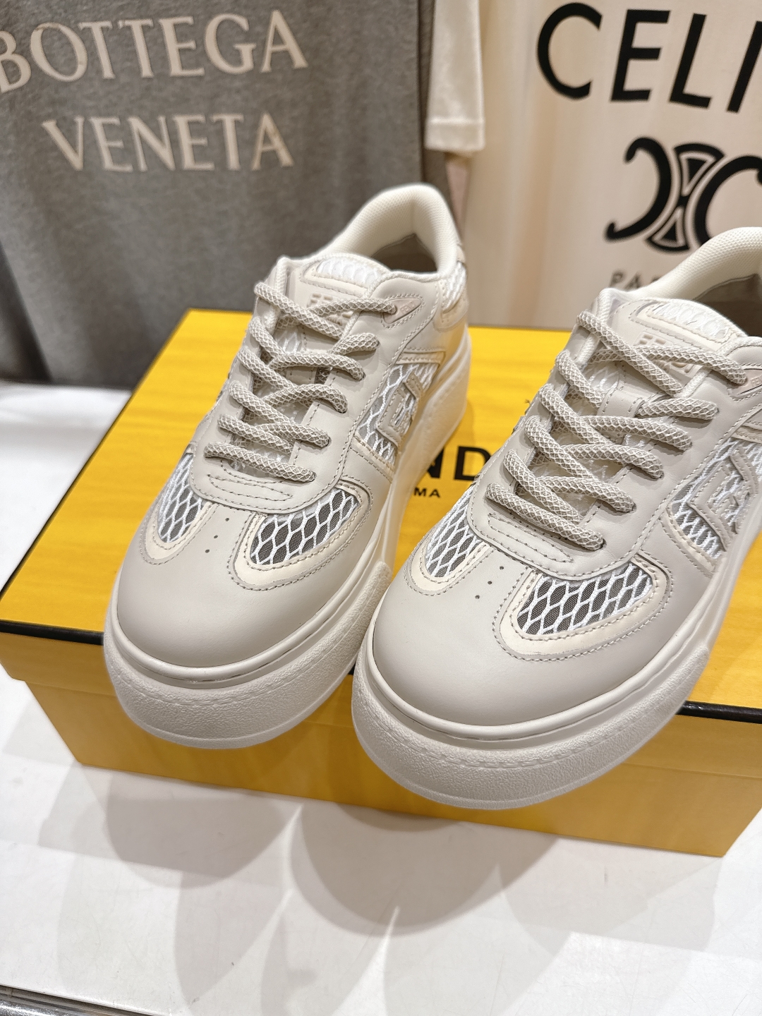 高版本出厂  
 Fendi/芬迪2025ss新款 First 1系列网面系带厚底休闲运动鞋
顶级版本🔝