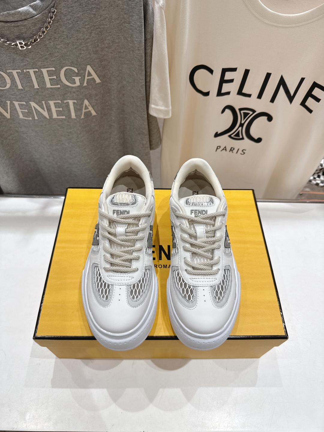 高版本出厂  
 Fendi/芬迪2025ss新款 First 1系列网面系带厚底休闲运动鞋
顶级版本🔝