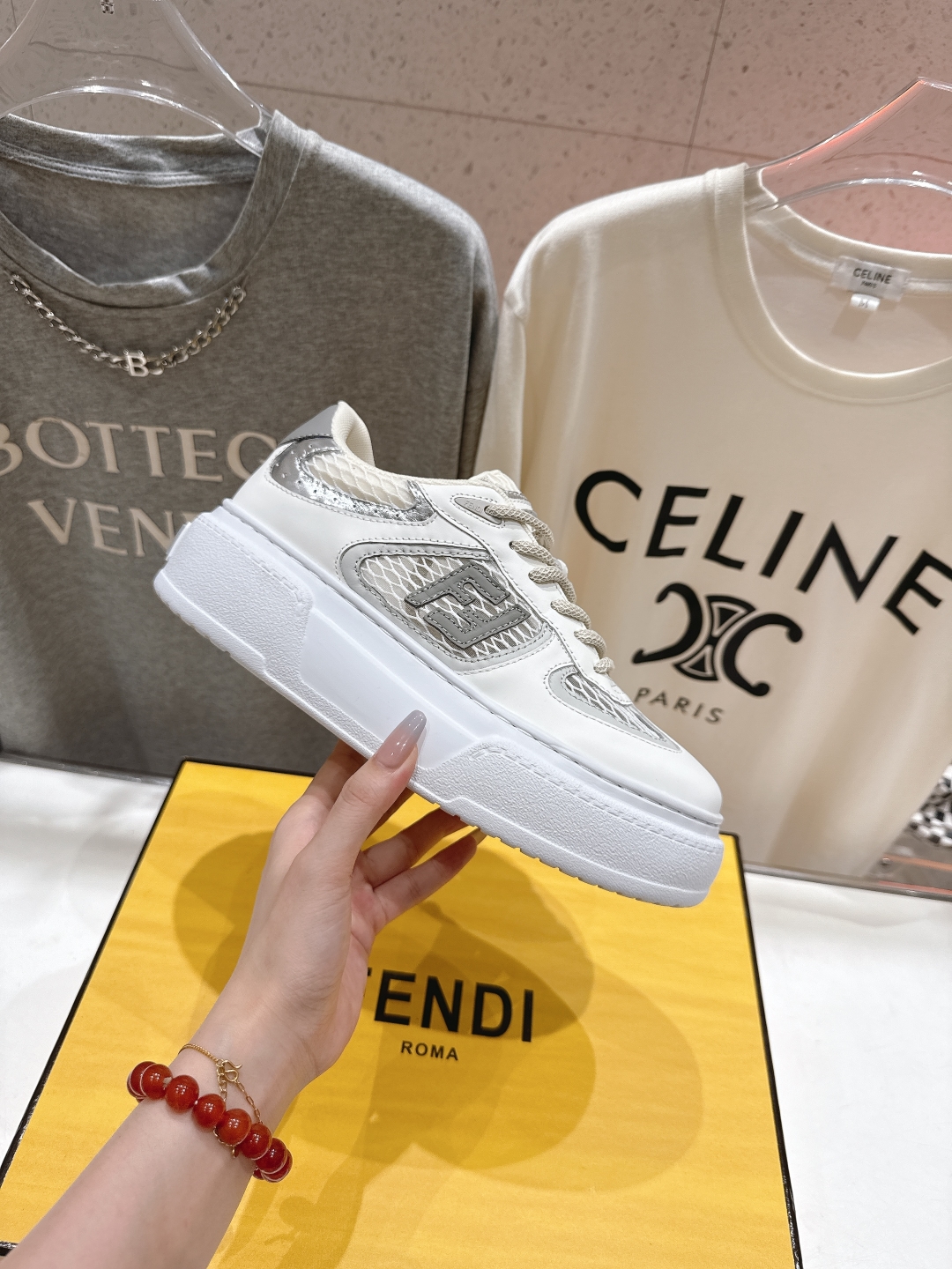 高版本出厂  
 Fendi/芬迪2025ss新款 First 1系列网面系带厚底休闲运动鞋
顶级版本🔝