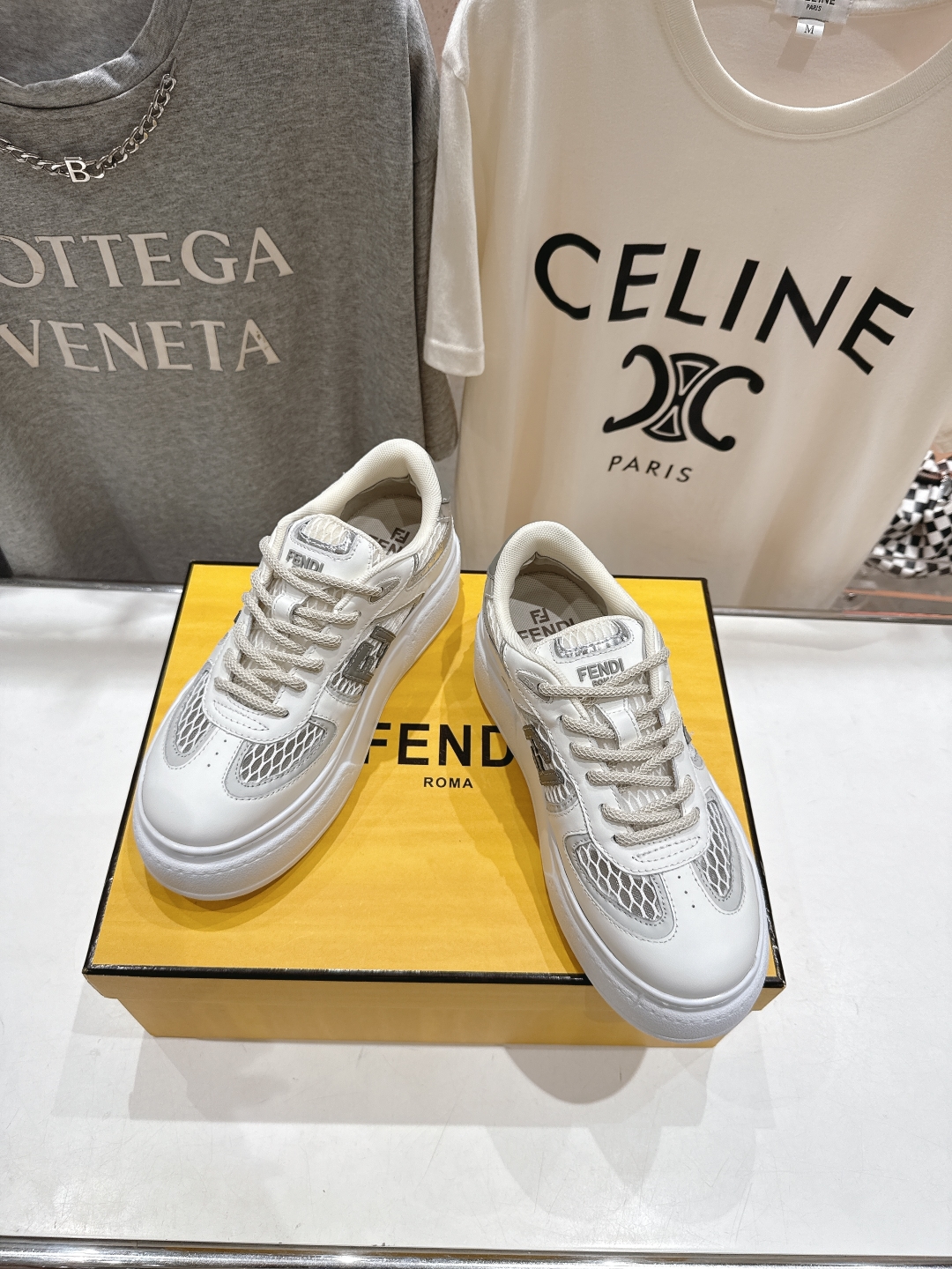 高版本出厂  
 Fendi/芬迪2025ss新款 First 1系列网面系带厚底休闲运动鞋
顶级版本🔝