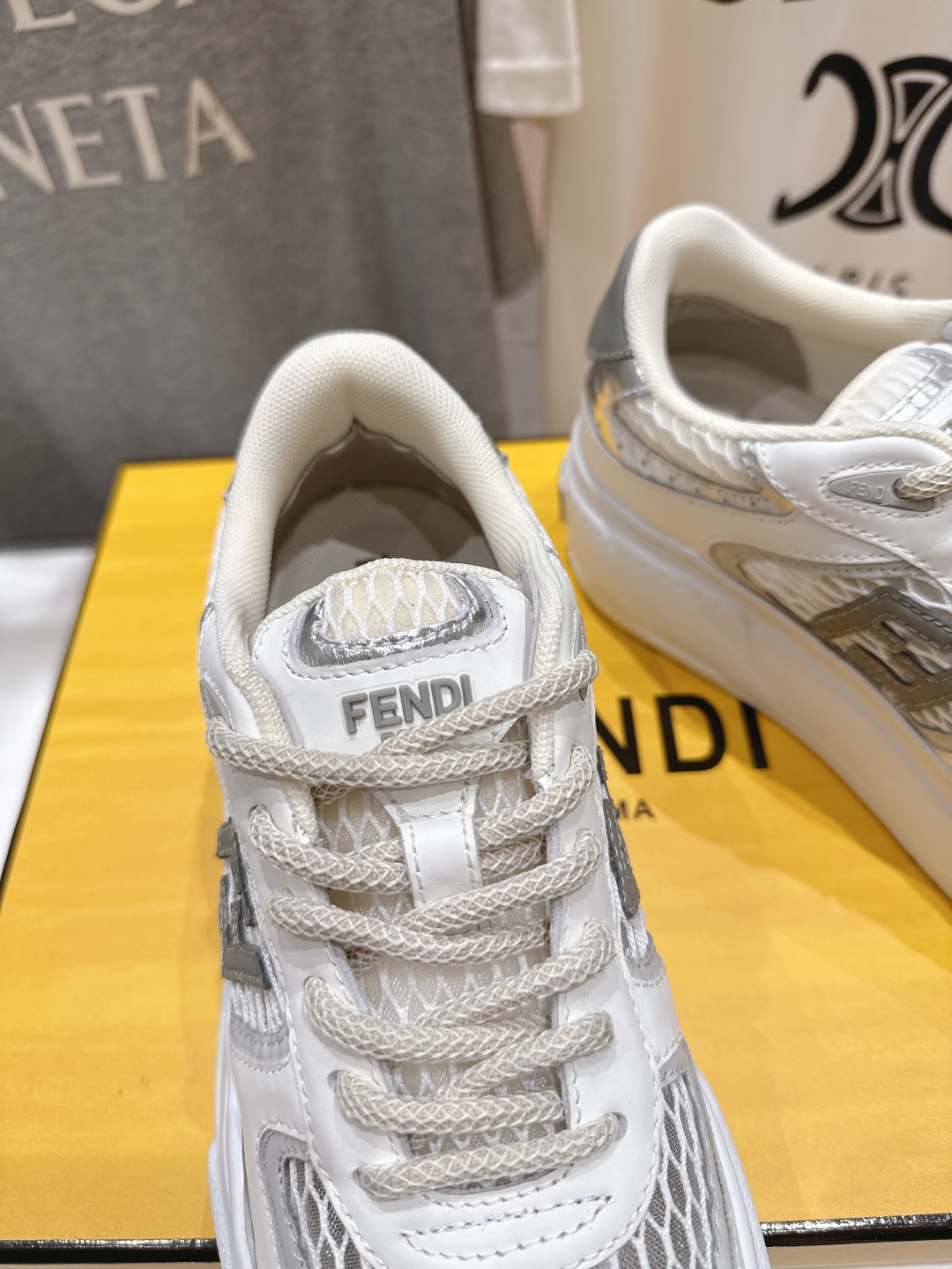 高版本出厂  
 Fendi/芬迪2025ss新款 First 1系列网面系带厚底休闲运动鞋
顶级版本🔝