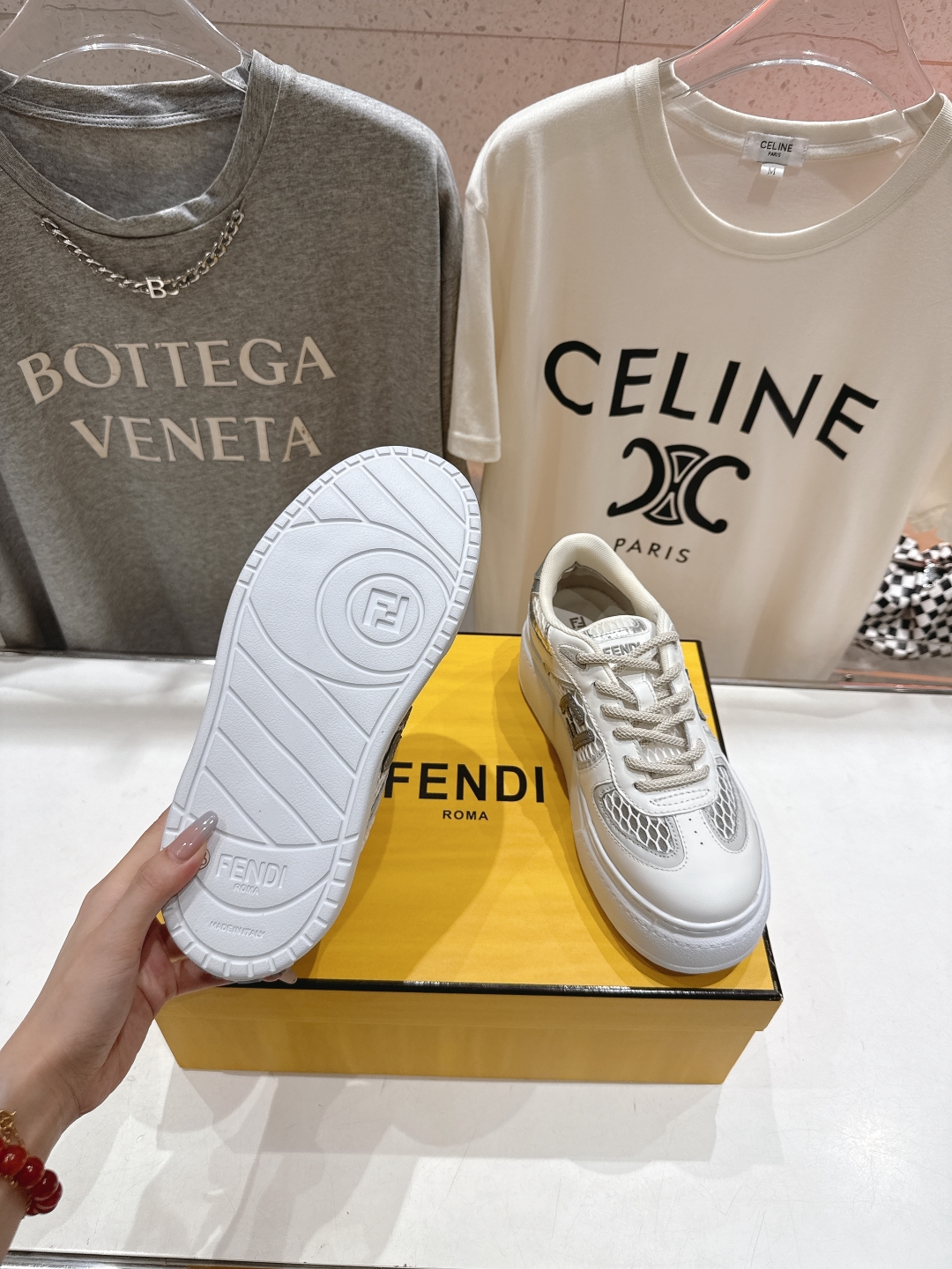 高版本出厂  
 Fendi/芬迪2025ss新款 First 1系列网面系带厚底休闲运动鞋
顶级版本🔝