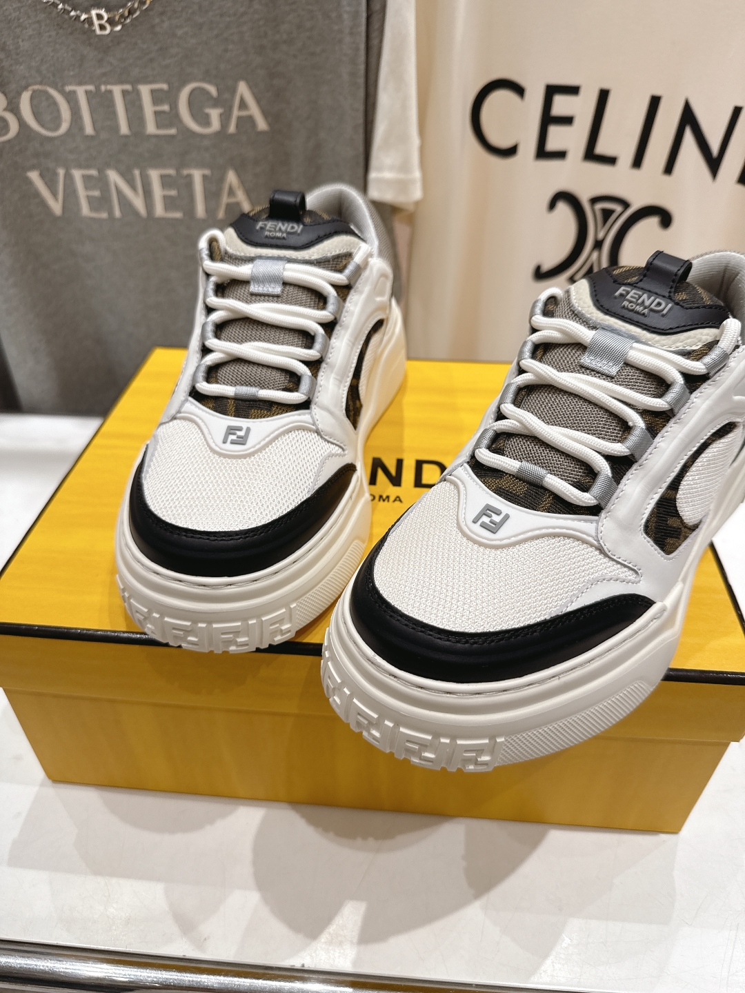 高版本出厂  只有男款
 Fendi/芬迪2025ss新款 First 1系列网面系带厚底男士休闲运动鞋