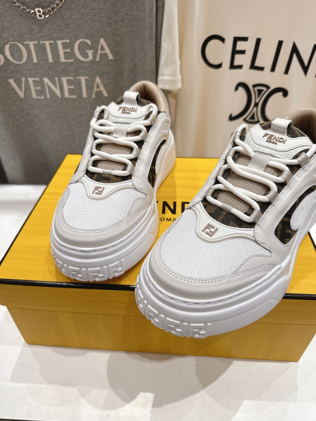 高版本出厂  只有男款
 Fendi/芬迪2025ss新款 First 1系列网面系带厚底男士休闲运动鞋