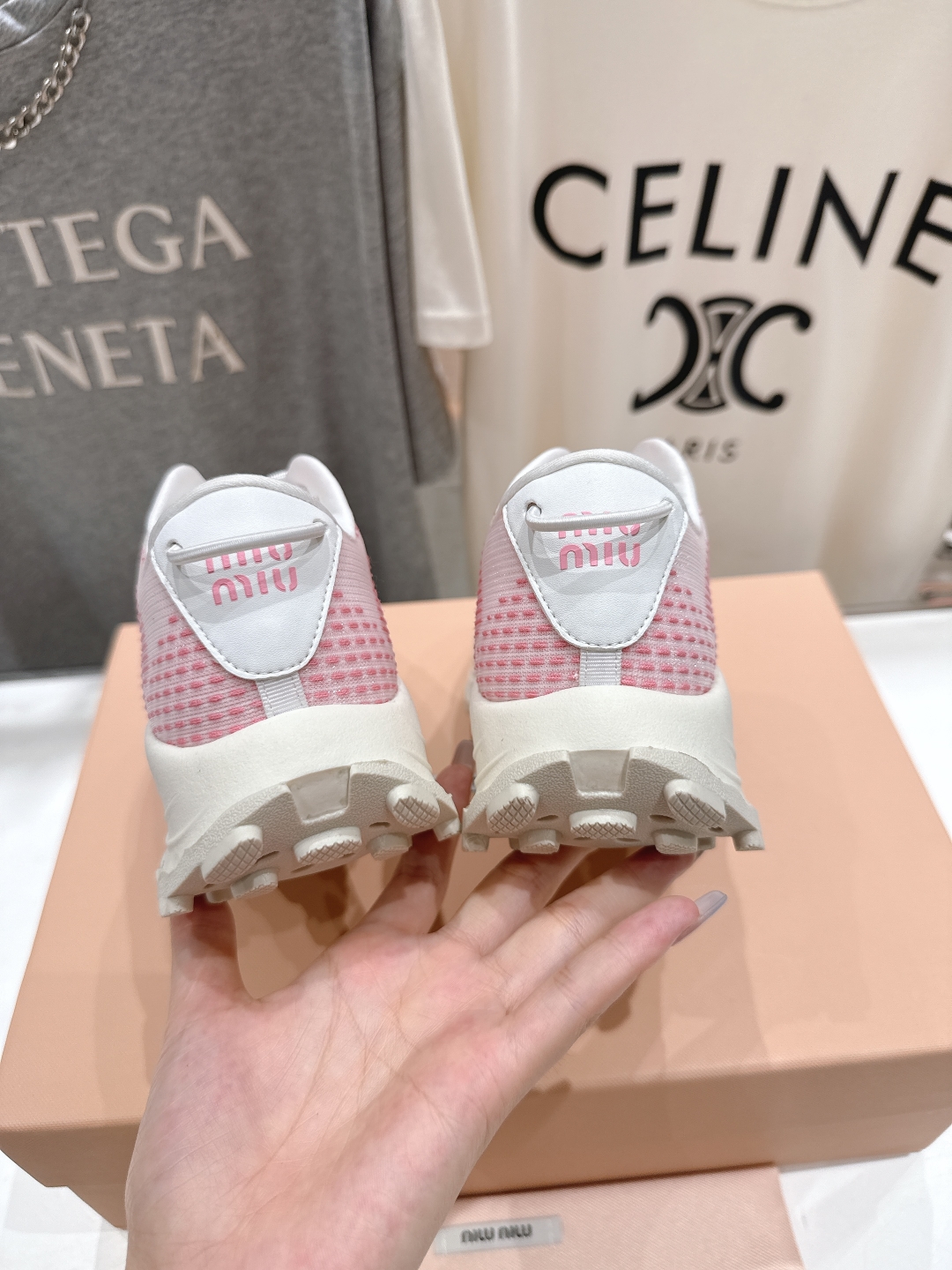 高版本出厂
  MiuMiu/繆繆new arrival～miu家25ss走秀新款网面厚底德训鞋休闲运动