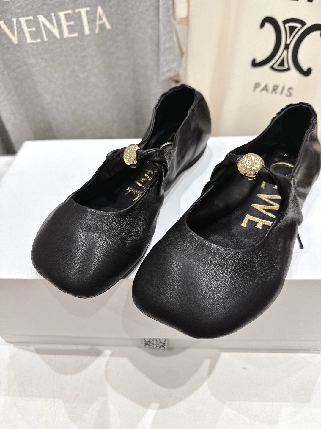 高版本出厂    
 LOEWE罗意威2025ss新款超软超舒适平底玛丽珍乐福鞋芭蕾舞鞋，国外购原板1：