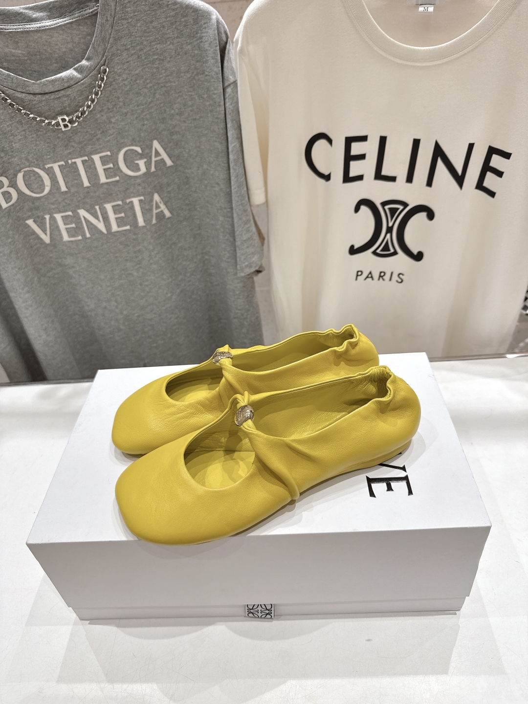 高版本出厂    
 LOEWE罗意威2025ss新款超软超舒适平底玛丽珍乐福鞋芭蕾舞鞋，国外购原板1：