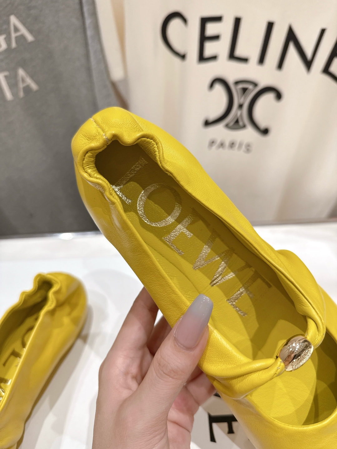 高版本出厂    
 LOEWE罗意威2025ss新款超软超舒适平底玛丽珍乐福鞋芭蕾舞鞋，国外购原板1：