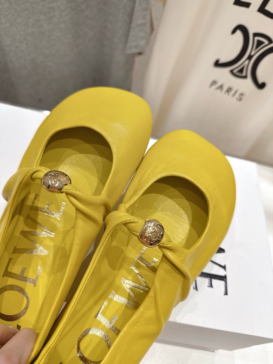 高版本出厂    
 LOEWE罗意威2025ss新款超软超舒适平底玛丽珍乐福鞋芭蕾舞鞋，国外购原板1：
