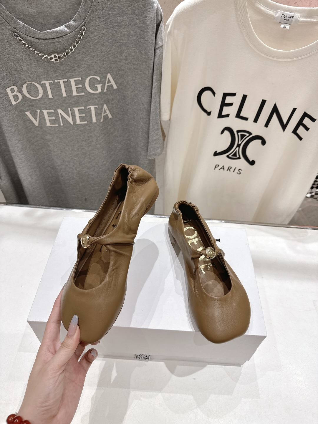 高版本出厂    
 LOEWE罗意威2025ss新款超软超舒适平底玛丽珍乐福鞋芭蕾舞鞋，国外购原板1：