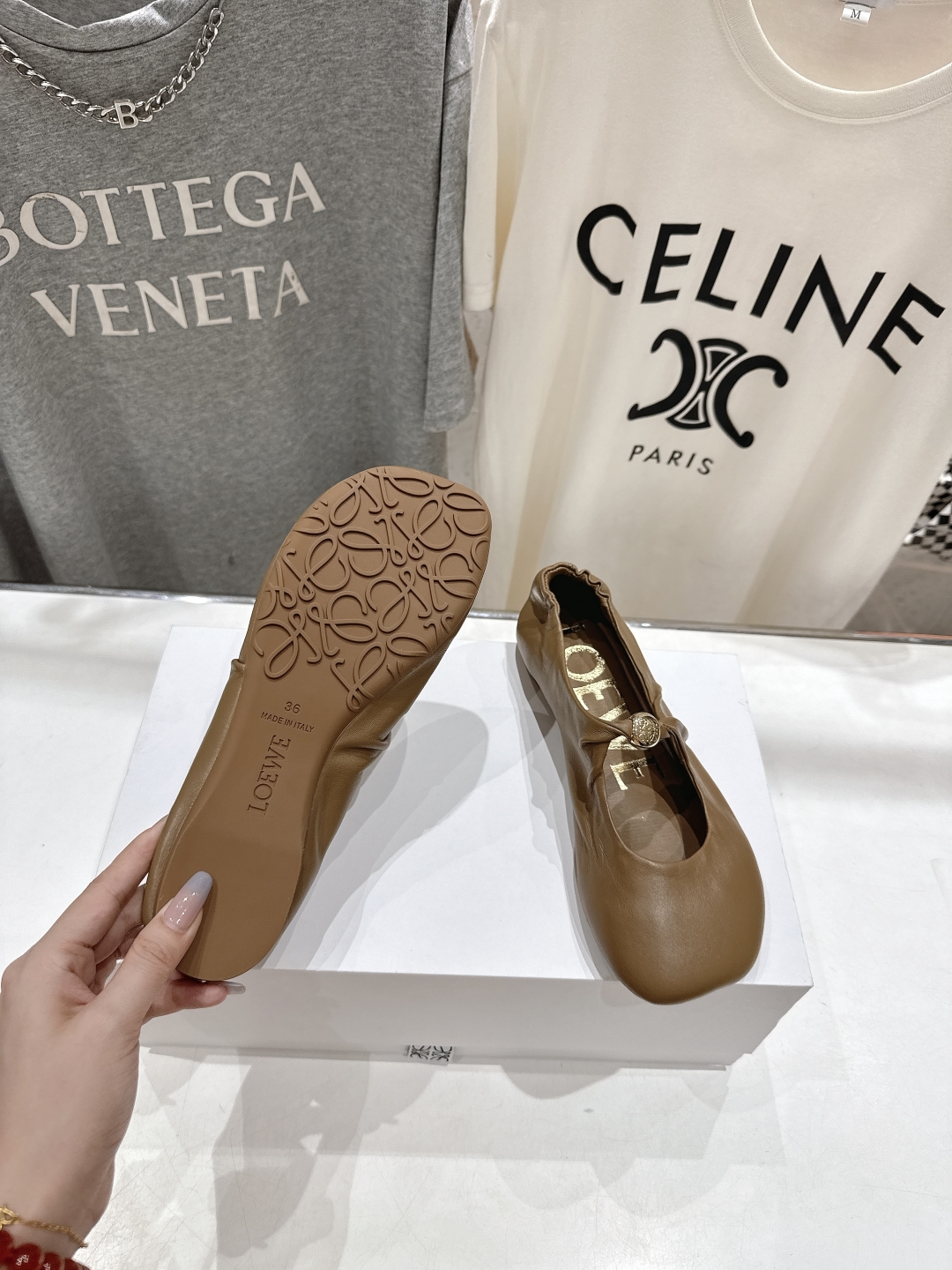 高版本出厂    
 LOEWE罗意威2025ss新款超软超舒适平底玛丽珍乐福鞋芭蕾舞鞋，国外购原板1：