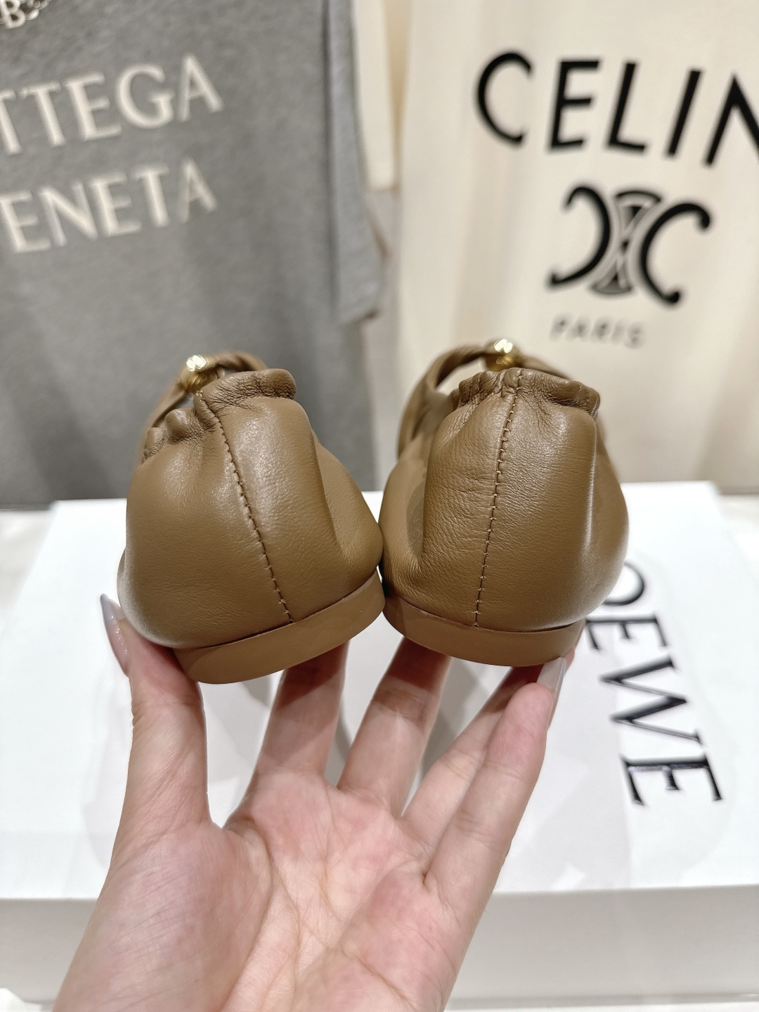 高版本出厂    
 LOEWE罗意威2025ss新款超软超舒适平底玛丽珍乐福鞋芭蕾舞鞋，国外购原板1：