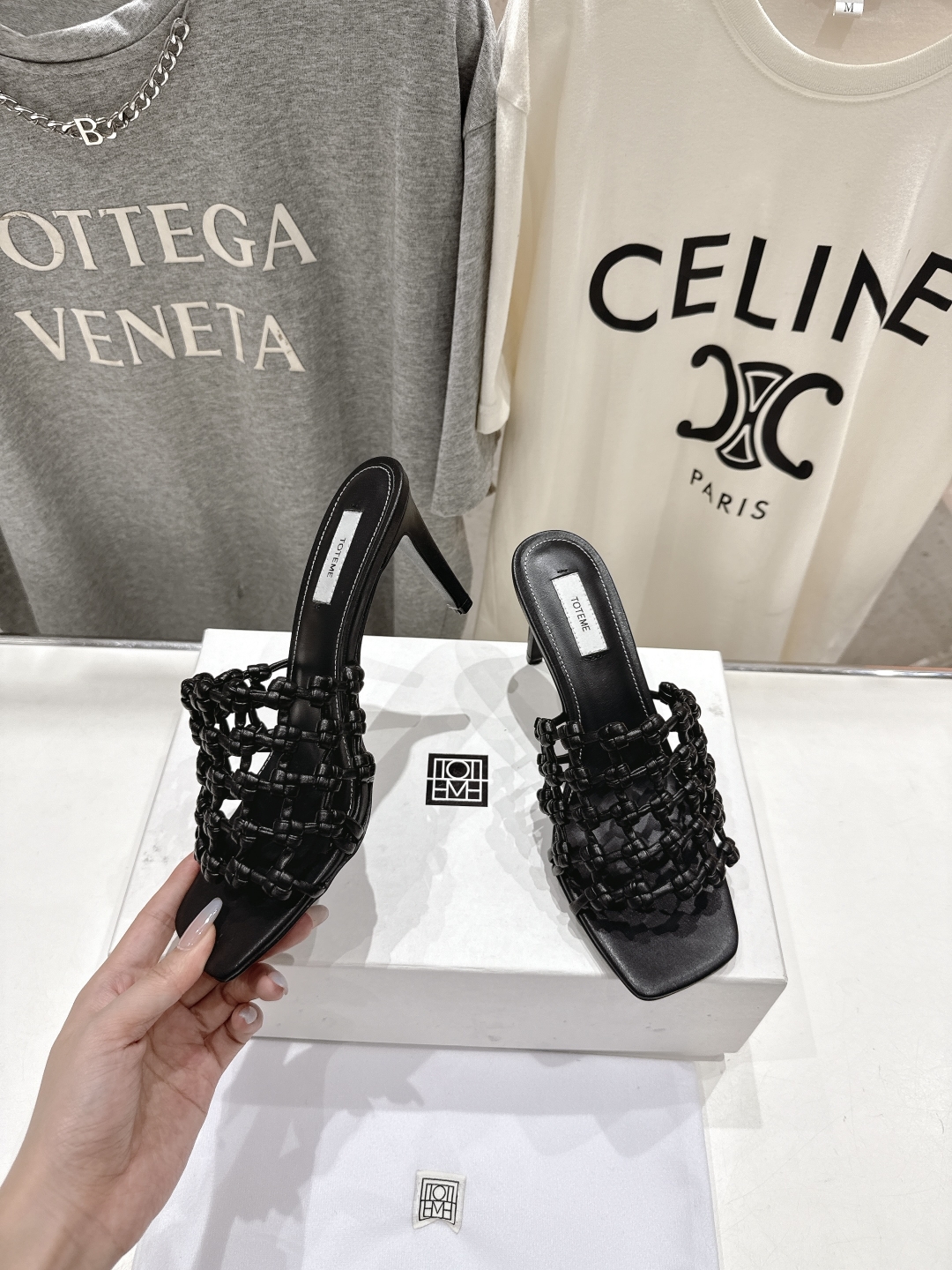高版本出厂 高跟
 小众潮物❤️Toteme 2025ss新款高跟拖鞋！正品购入打版开发.#.版型绝美～