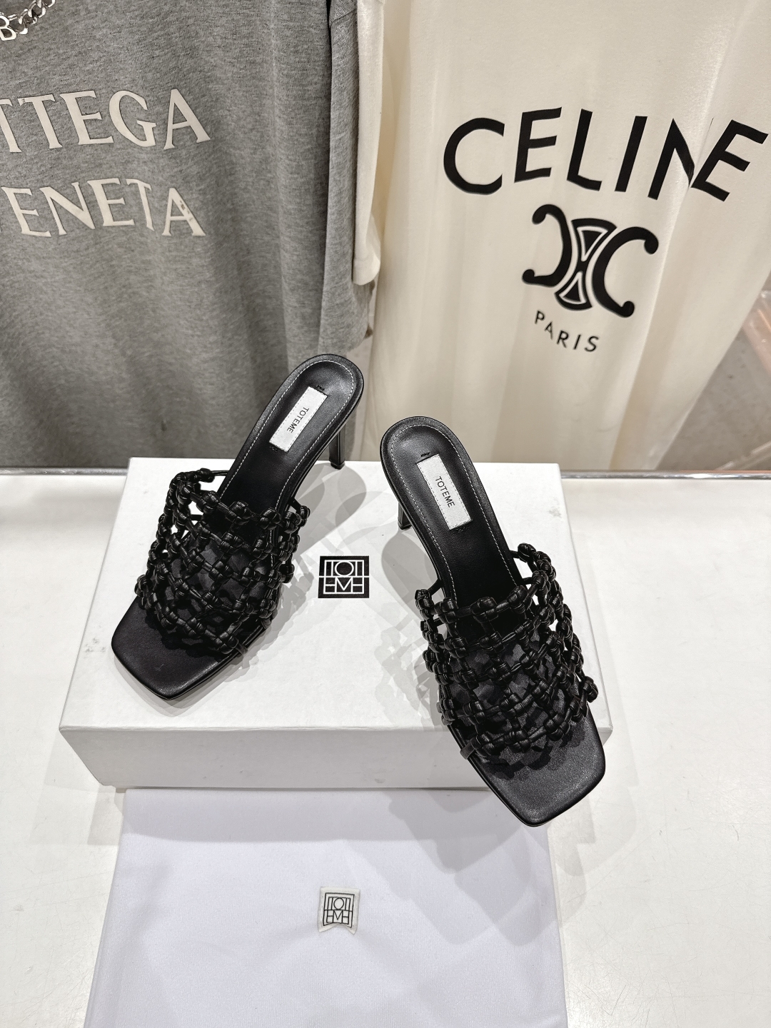 高版本出厂 高跟
 小众潮物❤️Toteme 2025ss新款高跟拖鞋！正品购入打版开发.#.版型绝美～