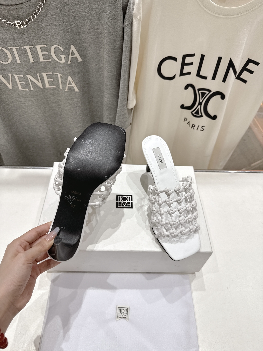 高版本出厂 高跟
 小众潮物❤️Toteme 2025ss新款高跟拖鞋！正品购入打版开发.#.版型绝美～