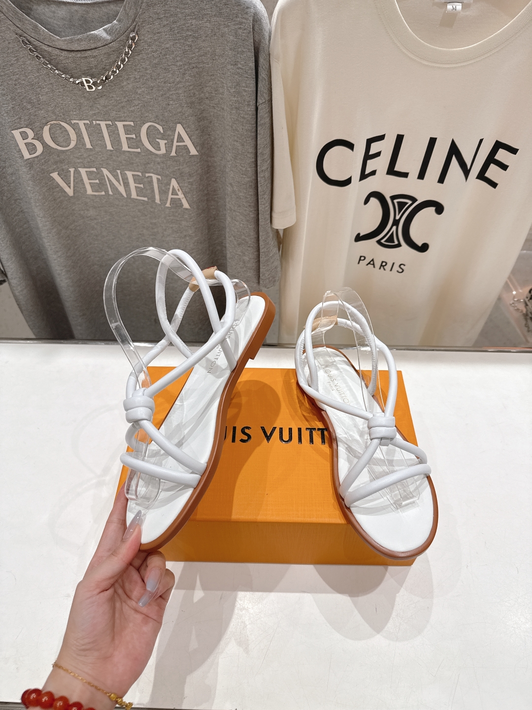 高版本出厂
  Louis Vuitton ss25 new arrival LV驴牌春夏系列新款平底凉