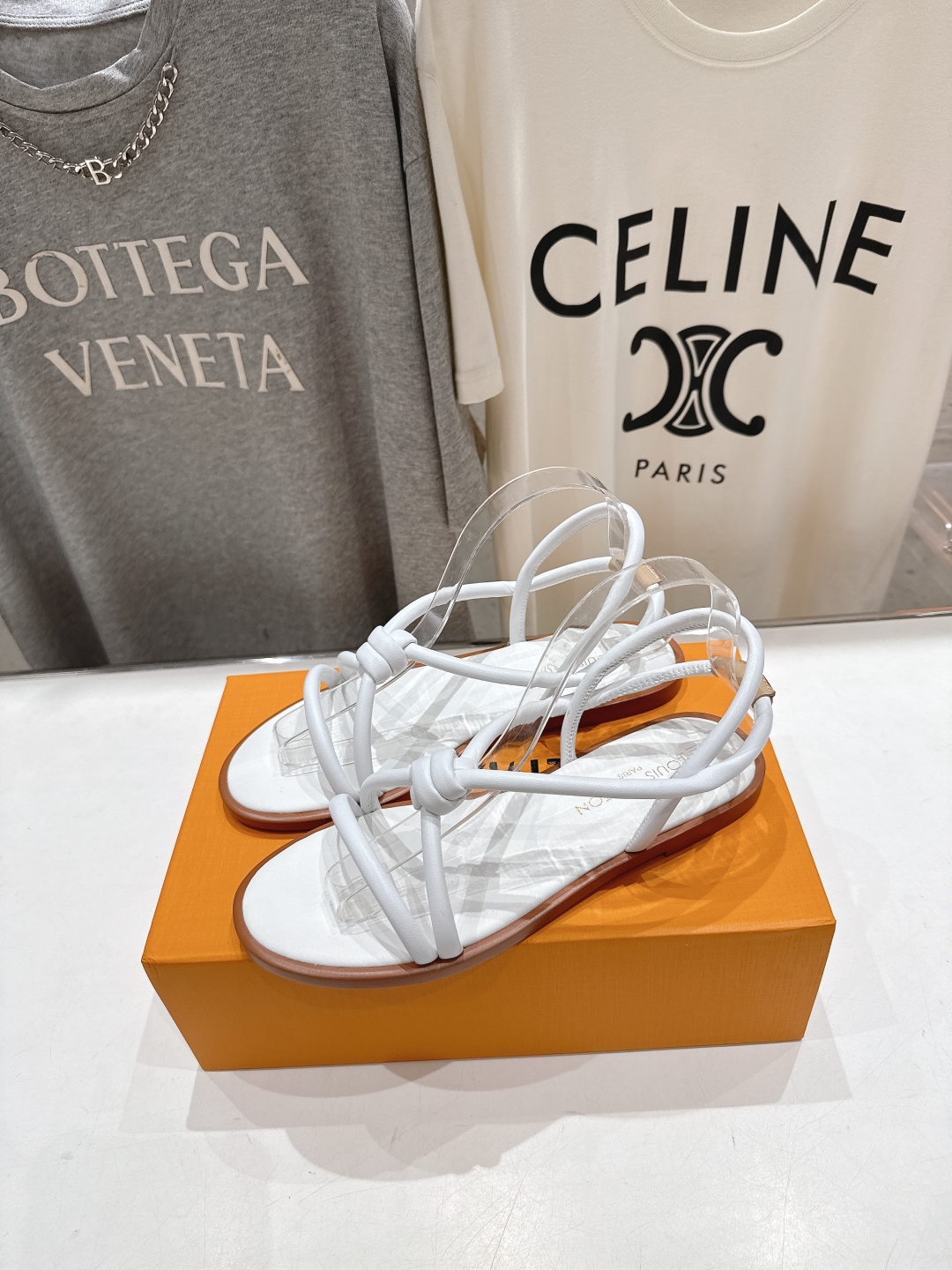 高版本出厂
  Louis Vuitton ss25 new arrival LV驴牌春夏系列新款平底凉