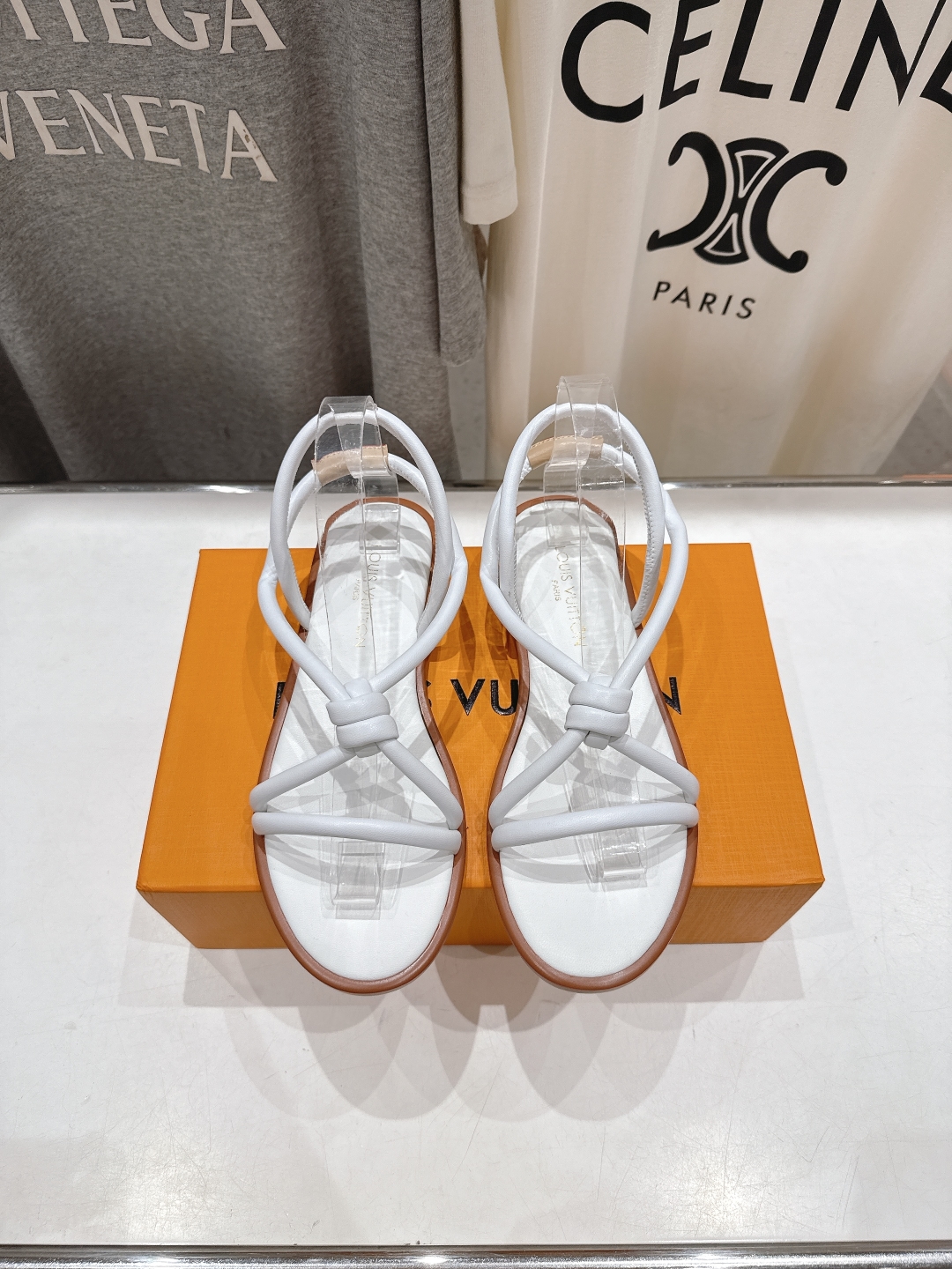 高版本出厂
  Louis Vuitton ss25 new arrival LV驴牌春夏系列新款平底凉
