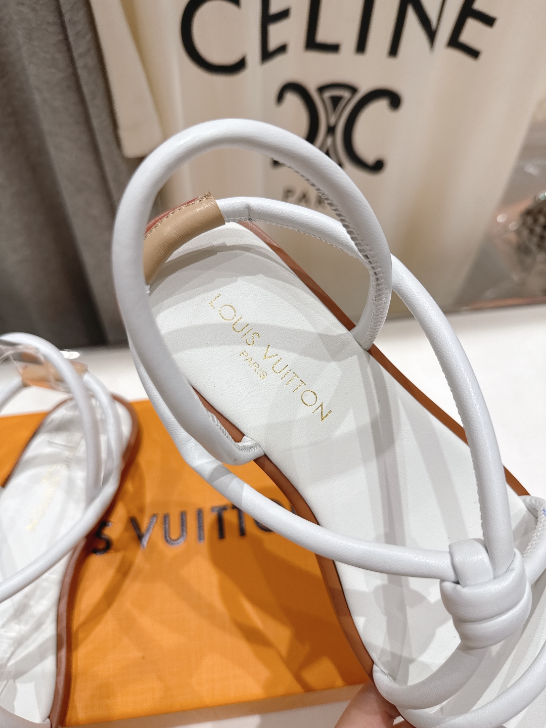 高版本出厂
  Louis Vuitton ss25 new arrival LV驴牌春夏系列新款平底凉