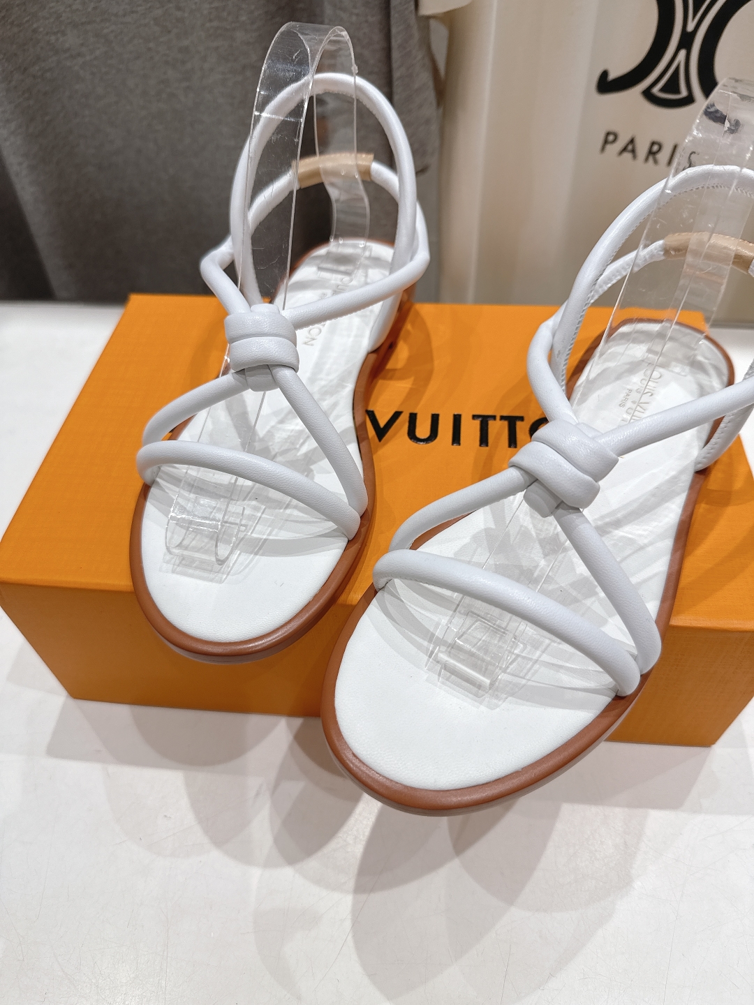 高版本出厂
  Louis Vuitton ss25 new arrival LV驴牌春夏系列新款平底凉
