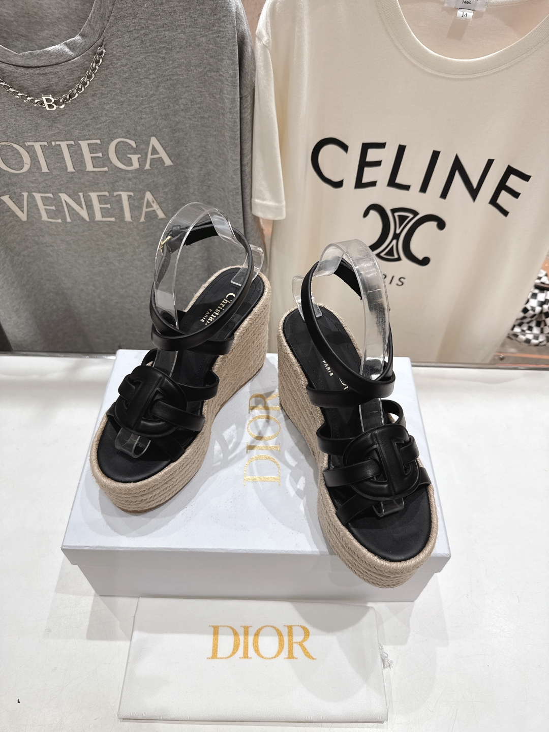 高版本出厂
  Dior*迪奥D家2025ss春夏新款仙女风坡跟厚底凉鞋

11原版复刻 市面上最高版本