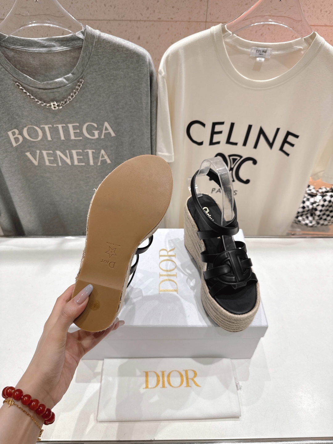高版本出厂
  Dior*迪奥D家2025ss春夏新款仙女风坡跟厚底凉鞋

11原版复刻 市面上最高版本